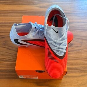 Nike Phantom 6 Low Pro FG Soccer Cleats